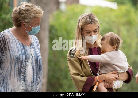 Madrid, Spanien. Mai 2021. Marta Ortega nimmt an der 110. Ausgabe des Internationalen Springwettbewerbs Madrid 5 (CSI) Teil, der Teil der Longines Global Champions Tour im Country Club der Villa de Madrid ist. Kredit: SOPA Images Limited/Alamy Live Nachrichten Stockfoto