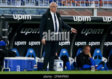 GENUA, ITALIEN - 22. MAI: Trainer Claudio Ranieri von Sampdoria während des Serie-A-Spiels zwischen UC Sampdoria und Parma Calcio im Stadio Luigi Ferraris am 22. Mai 2021 in Genua, Italien (Foto: Ciro Santangelo/Orange Picturs) Stockfoto