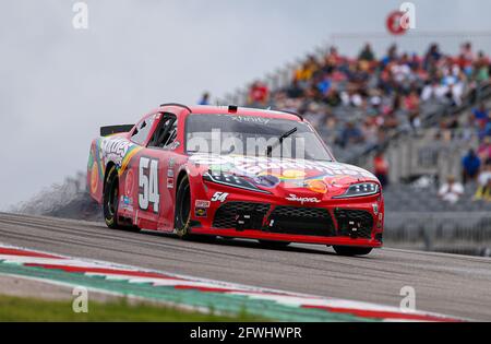 Austin. Mai 2021. Kyle Busch (54), Fahrer der NASCar Xfinity Series, gewinnt am 22. Mai 2021 auf dem Circuit of the Americas in Austin, Texas, den Pit Boss 250. Quelle: Scott Coleman/ZUMA Wire/Alamy Live News Stockfoto