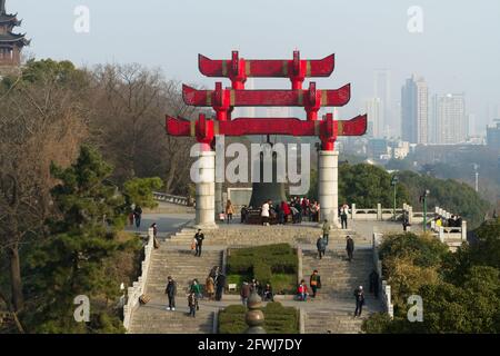 Wuhan , Provinz Hubei, China - 22. Februar 2013: Landschaft des malerischen Huanghelou-Gebietes Stockfoto