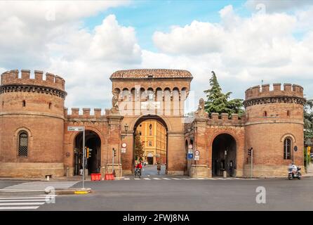 Stadttor Porta Saragozza in Bologna, Emilia Romagna, Italien Stockfoto