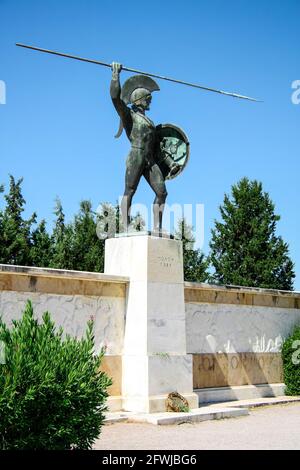 Denkmal für König Leonidas und 300 Sparta-Krieger. Thermopylae, Griechenland. Inschrift: Komm Und Hol Es Dir Stockfoto