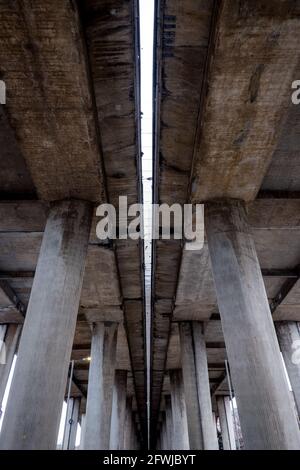 Unter der Autobahnüberführung M8, Glasgow Stockfoto