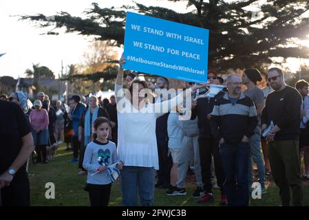 Melbourne, Australien. Mai 2021. Pro-Israel-Anhänger versammeln sich im Caulfield Park nach den jüngsten Pro-Palästina-Rallies, um ihre Unterstützung für ihre Heimat zu zeigen. Quelle: Jay Kogler/Alamy Live News Stockfoto