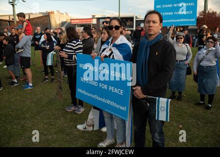 Melbourne, Australien. Mai 2021. Nach den jüngsten Pro-Palästina-Rallys versammeln sich pro-israelische Unterstützer im Caulfield Park, um ihre Unterstützung für ihre Heimat zu zeigen. Quelle: Jay Kogler/Alamy Live News Stockfoto