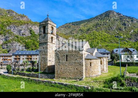 Römische Kirche von Sant Feliu in Barruera (Katalonien - Spanien). Dies ist eine der neun Kirchen, die zum UNESCO-Weltkulturerbe gehört. Stockfoto