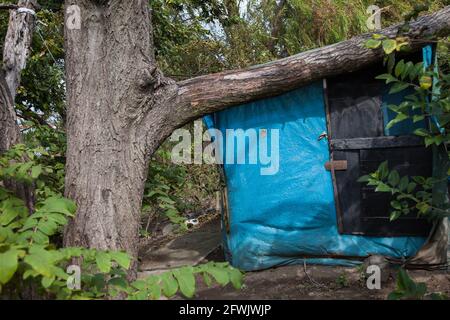 Tokio, Tokio, Japan. Oktober 2012. Das Tierheim einer Obdachlosen am Ufer des Arakawa Flusses in der Nähe von Kita Senju. Quelle: Damon Coulter/SOPA Images/ZUMA Wire/Alamy Live News Stockfoto