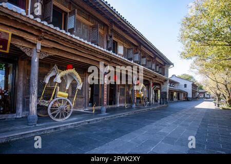 tengchong in yunnan wurde in die Fabrik und GO gesperrt Provinzstadt und yunnan Yyi Platz Pavillon Stockfoto