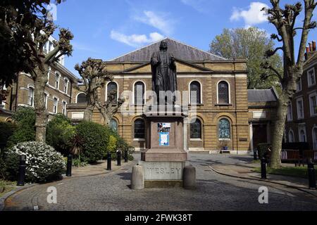 Die Welsey's Chapel, die vom Gründer der Methodist Movement, John Wesley, in der City Road im Londoner Stadtteil Islington errichtet wurde. Architekt George Dance The Y Stockfoto