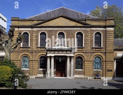 Die Welsey's Chapel, die vom Gründer der Methodist Movement, John Wesley, in der City Road im Londoner Stadtteil Islington errichtet wurde. Architekt George Dance The Y Stockfoto