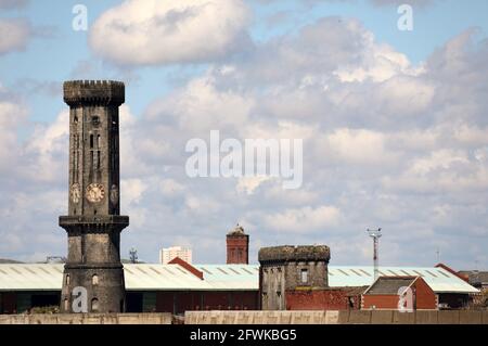 Victoria Tower am Salisbury Dock am Fluss Mersey in Liverpool Stockfoto