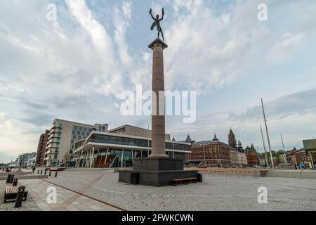 HELSINGBORG, SCHWEDEN - 14. MAI 2021: Statue der Seegöttin am Hafen von Helsingborg in Schweden. Stockfoto
