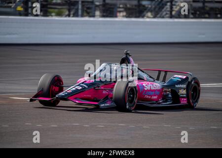 Indianapolis, Indiana, USA. Mai 2021. HELIO CASTRONEVES (06) aus Sao Paulo, Brasilien, übt sich beim 105. Lauf der Indianapolis 500 auf dem Indianapolis Motor Speedway in Indianapolis, Indiana. Kredit: Eddie Hurskin Grindstone Medien/ASP/ZUMA Wire/Alamy Live Nachrichten Stockfoto