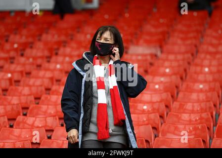 Liverpool, Großbritannien. Mai 2021. Liverpool Fans zurück im Stadion. Premier League Spiel, Liverpool gegen Crystal Palace im Anfield Stadium in Liverpool am Sonntag, 23. Mai 2021. Dieses Bild darf nur für redaktionelle Zwecke verwendet werden. Nur zur redaktionellen Verwendung, Lizenz für kommerzielle Nutzung erforderlich. Keine Verwendung in Wetten, Spielen oder einem einzigen Club / Liga / Spieler Publikationen. PIC von Chris Stading / Andrew Orchard Sport Fotografie / Alamy Live News Kredit: Andrew Orchard Sport Fotografie / Alamy Live News Stockfoto