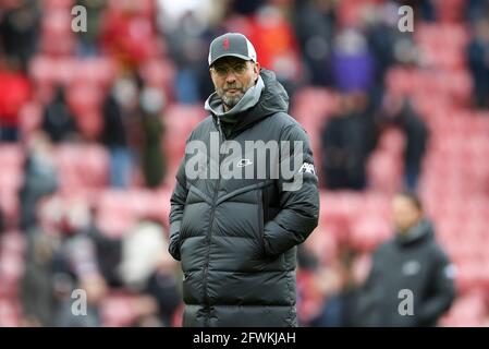 Liverpool, Großbritannien. Mai 2021. Liverpool Manager Jurgen Klopp schaut zu. Premier League Spiel, Liverpool gegen Crystal Palace im Anfield Stadium in Liverpool am Sonntag, 23. Mai 2021. Dieses Bild darf nur für redaktionelle Zwecke verwendet werden. Nur zur redaktionellen Verwendung, Lizenz für kommerzielle Nutzung erforderlich. Keine Verwendung in Wetten, Spielen oder einem einzigen Club / Liga / Spieler Publikationen. PIC von Chris Stading / Andrew Orchard Sport Fotografie / Alamy Live News Kredit: Andrew Orchard Sport Fotografie / Alamy Live News Stockfoto