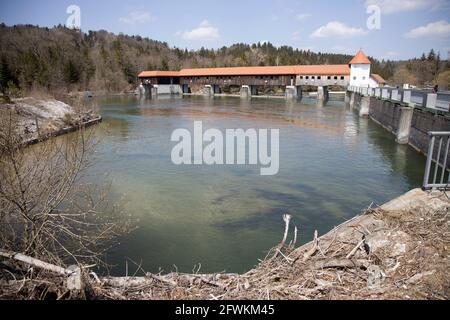 Blick auf Ickinger Weir, Oberbayern, Deutschland, Europa, Stockfoto