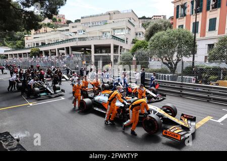 Monaco, Monte Carlo. Mai 2021. Daniel Ricciardo (AUS) McLaren MCL35M am Start. 23.05.2021. Formel-1-Weltmeisterschaft, Rd 5, Großer Preis Von Monaco, Monte Carlo, Monaco, Wettkampftag. Bildnachweis sollte lauten: XPB/Press Association Images. Quelle: XPB Images Ltd/Alamy Live News Stockfoto