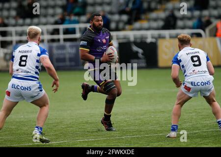 Newcastle, Großbritannien. März 2021. NEWCASTLE UPON TYNE, 22. MAI Ukuma Ta'ai von Newcastle Thunder in Aktion während des BETFRED Championship-Spiels zwischen Newcastle Thunder und Halifax Panthers am Sonntag, 23. Mai 2021 im Kingston Park, Newcastle. (Quelle: Chris Lishman) Quelle: MI News & Sport /Alamy Live News Stockfoto