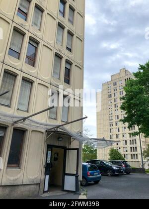 Pantin, Frankreich, Old Urban Pement, öffentliche Wohnungen, Pariser Vororte, Foyer Coalia, armseliges Gebäude, einkommensschwache Nachbarschaft, seine saint denis, FASSADEN-SOZIALWOHNUNGEN Stockfoto