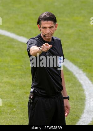 Schiedsrichter Deniz AYTEKIN. Fußball, FC Ingolstadt (IN) - TSV 860 München (1860), 3. Fußball-Liga, 38. Spieltag, Saison 2020/2021, am 22. Mai, 2021 in Ingolstadt/AUDISPORTPARK/Deutschland. Hinweis der Redaktion: Die DFB-Vorschriften verbieten die Verwendung von Fotos als Bildsequenzen und/oder quasi-Video. ¬ Stockfoto