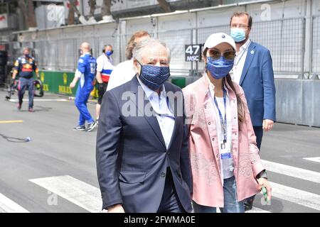 Monte Carlo, Monaco. Mai 2021. 23.05.2021, Rennstrecke Monaco, Monte Carlo, FORMEL 1 GRAND PRIX DE MONACO 2021, 20. - 23.05.2021, auf dem Bild FIA-Präsident Jean Todt mit seiner Frau Michelle Yeoh auf der Startaufstellung in Monaco. Kredit: dpa/Alamy Live Nachrichten Stockfoto