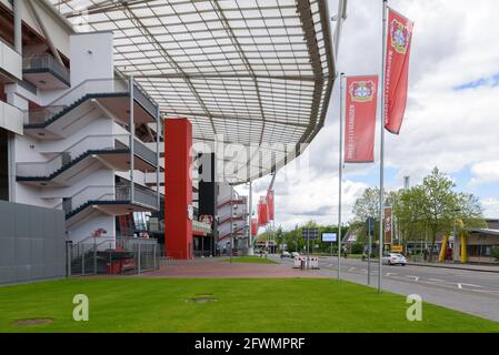 Leverkusen, Deutschland. Mai 2021. BayArena in Leverkusen, nordöstlicher Eingang. Kredit: SPP Sport Pressefoto. /Alamy Live News Stockfoto