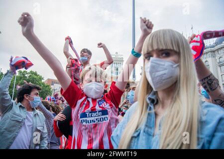 Madrid, Spanien. Mai 2021. Feierlichkeiten auf der Plaza de Neptuno in Madrid, Meister der Liga von Atlético de Madrid. (Foto von Alberto Sibaja/Pacific Press/Sipa USA) Quelle: SIPA USA/Alamy Live News Stockfoto