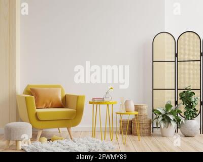 Wohnzimmer Innenwand Mockup in warmen Farbtönen mit gelb Sessel auf weißem Wandhintergrund.3d Rendering Stockfoto