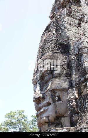 siem Reap kambodscha Bayon ist ein buddhistischer Schrein. 216 lächelnde, heitere Gesichter wurden auf gigantischer Türme geschnitzt. Die Gesichter wurden so geschnitzt, dass sie wie Jayavarm aussahen Stockfoto