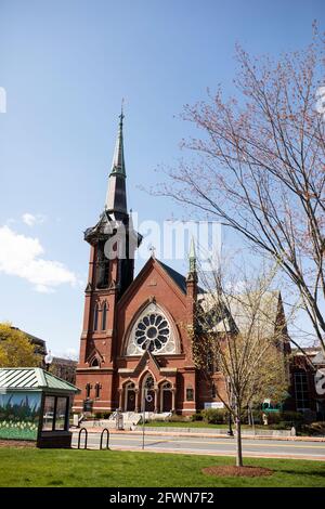 First Church Congregational (UCC) in der Innenstadt von Natick, Massachusetts, USA. Stockfoto