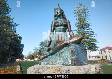 Napiers ikonische Bronzestatue des Maori-Mädchens - Pania Des Riffs Stockfoto