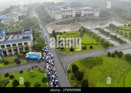 Changsha, China. Mai 2021. Die Menschen verabschieden sich vom Vater des Hybrid-Reis-Akademikers Yuan Longping, der am 22. Mai 2021 im Alter von 91 Jahren in Changsha, Hunan, China, verstorben ist.(Foto: TPG/cnsphotos) Quelle: TopPhoto/Alamy Live News Stockfoto