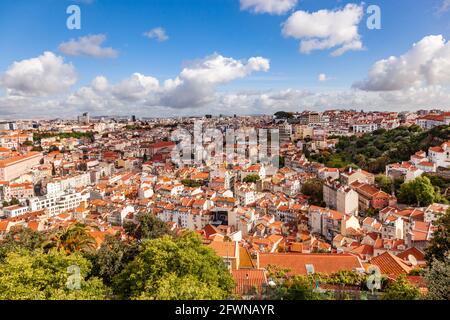 Saint George Castle ist eine historische Burg in der portugiesischen Hauptstadt Lisbondates to at Am wenigsten das 8. Jahrhundert v. Chr., während die ersten Befestigungsanlagen gebaut Stockfoto