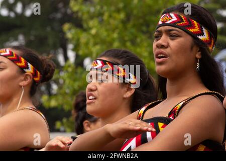 Auckland, Neuseeland. Maori-kulturelle Darbietung bei den Feierlichkeiten zum Waitangi-Tag Stockfoto