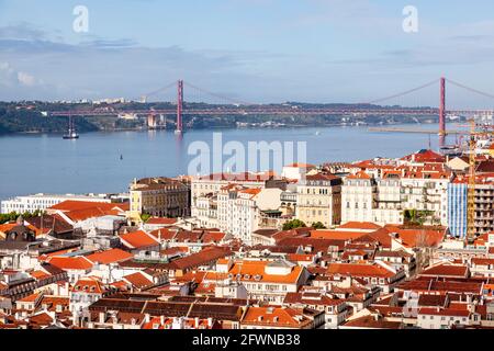 Saint George Castle ist eine historische Burg in der portugiesischen Hauptstadt Lisbondates to at Am wenigsten das 8. Jahrhundert v. Chr., während die ersten Befestigungsanlagen gebaut Stockfoto