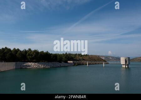 Asprokremmos Reservoir, Zypern Stockfoto