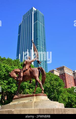 Chicago, Illinois, USA. Die John Logan Memorial Statue im Grant Park in Chicago. Logan war ein General des amerikanischen Bürgerkrieges aus Illinois. Stockfoto