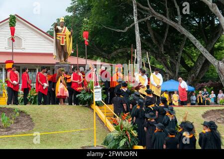 Der Eröffnungssegen während der Feierlichkeiten zum König-Kamehameha-Tag in Kapa'au, Nord-Kohala, Big Island, Hawaii. Stockfoto