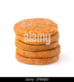 Stapel von Bio getrockneten Aprikose und Mandelscheiben Dessert isoliert Auf Weiß Stockfoto
