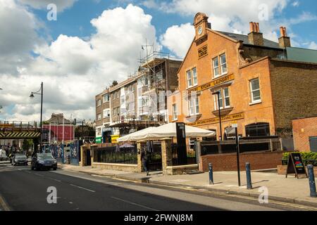 Brixton Village Market von der Coldharbour Lane aus Stockfoto