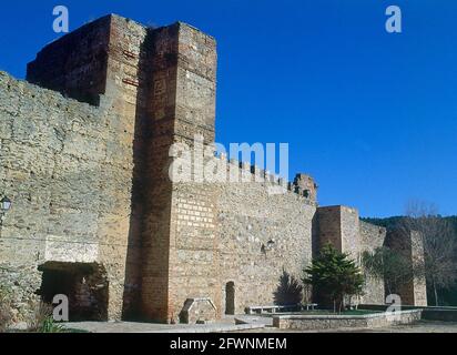 RECINTO MITTELALTERLICH - MURALLA - S XI AL XIV. LAGE: CASTILLO / RECINTO AMURALLADO. BUITRAGO DEL LOZOYA. MADRID. SPANIEN. Stockfoto