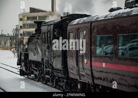 Japanische Dampflokomotive in Hokkaido Winter mit Klasse C11 Tank besonders am Bahnhof Kushiro Stockfoto