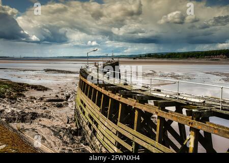 Old Wooden Pier in Sharpness Docks, Gloucestershire Stockfoto