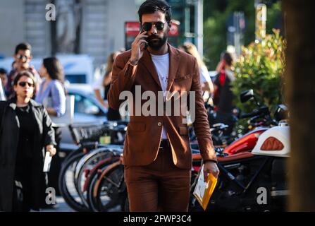 MAILAND, Italien - 16 2019. Juni: Männer auf der Straße in Mailand. Stockfoto