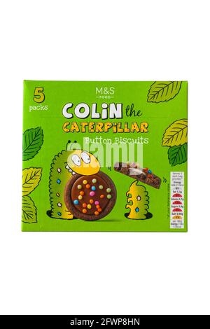 Box mit Colin the Caterpillar Knopfkeksen von M&S isoliert auf weißem Hintergrund Stockfoto