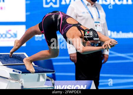 BUDAPEST, UNGARN - MAI 23: Simona Quadarella aus Italien startet beim 400-m-Freistil-Finale der Frauen während der len-Schwimmeuropameisterschaften Stockfoto