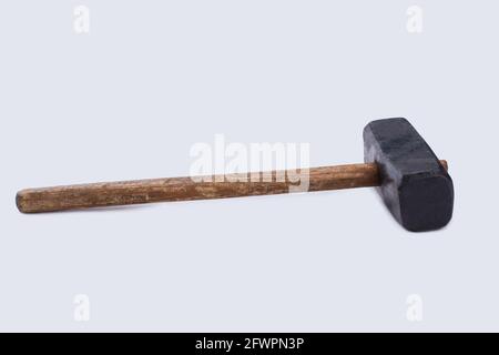 Metallhammer auf weißem Hintergrund isoliert. Stockfoto