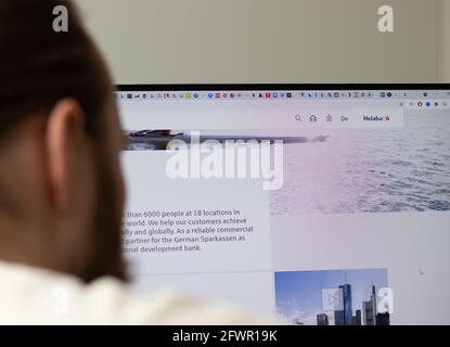 New York, USA - 1. Mai 2021: Website des Unternehmens Helaba auf dem Bildschirm, illustrative redaktionelle Darstellung Stockfoto