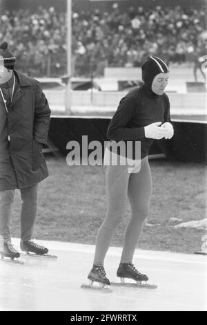 Niederländische Eisschnelllauf-Meisterschaften Deventer Frauen und Männer: Atje Keulen-Deelstra, 8. Januar 1972, Skaten, Sport, Wettbewerbe, Niederlande, Foto der Presseagentur des 20. Jahrhunderts, zu erinnerende Nachrichten, Dokumentarfilm, historische Fotografie 1945-1990, visuelle Geschichten, Menschliche Geschichte des zwanzigsten Jahrhunderts, Momente in der Zeit festzuhalten Stockfoto