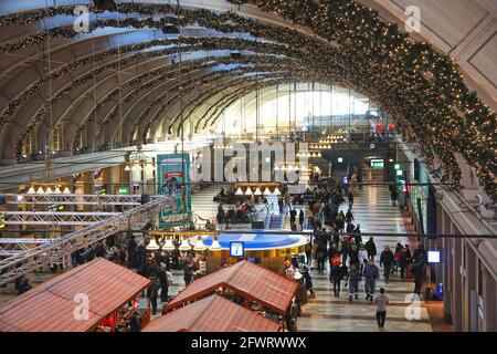 Weihnachtsmarkt im Stockholmer Hauptbahnhof in der Stadt Stockholm, Schweden. Stockfoto